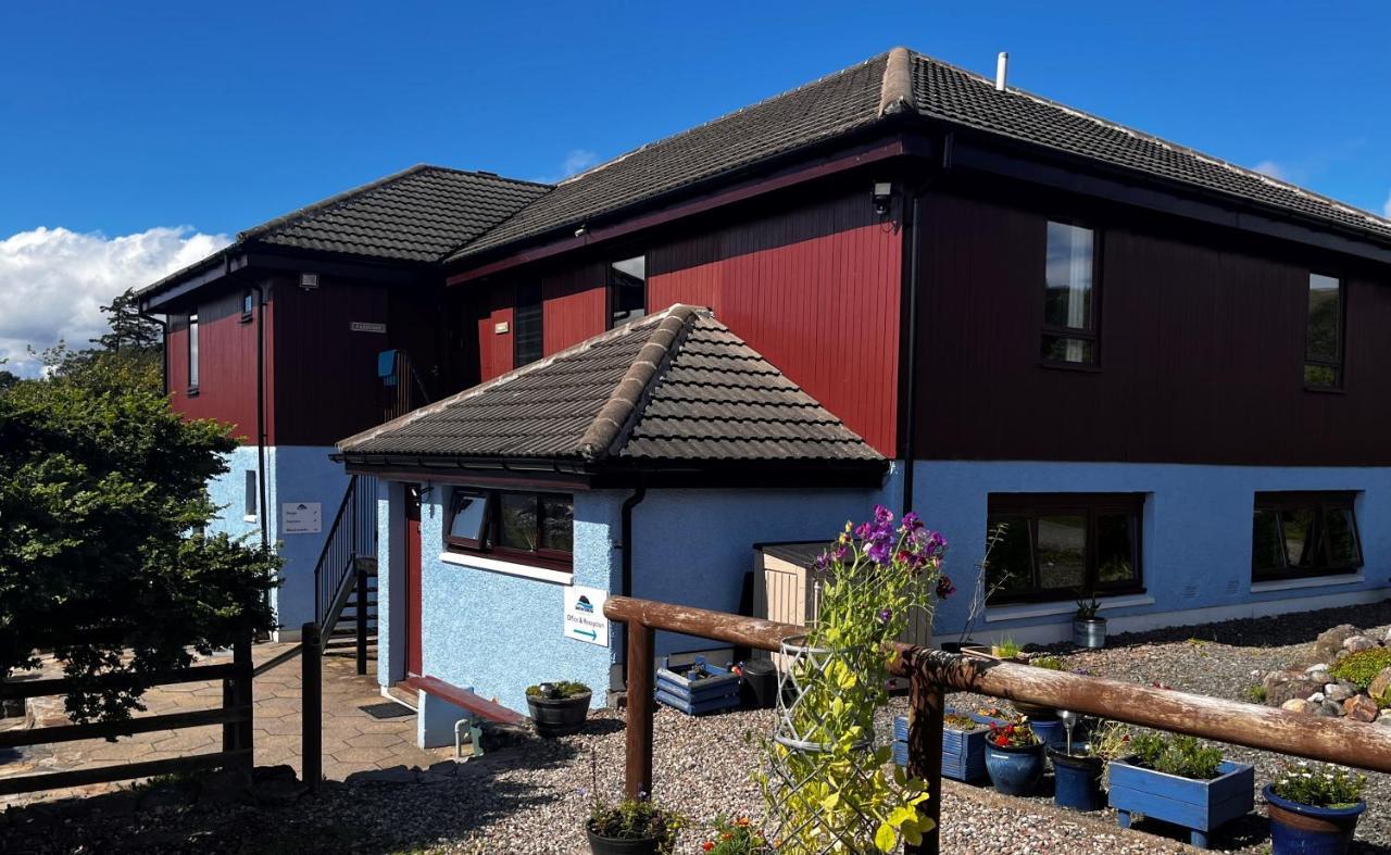 Snowgoose Apartments & Bunkhouse Φορτ Γουίλιαμ Εξωτερικό φωτογραφία
